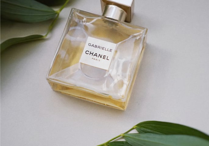  A floral, solar and voluptuous interpretation composed
                    by Olivier Polge, Perfumer-Creator for the House of
                    CHANEL